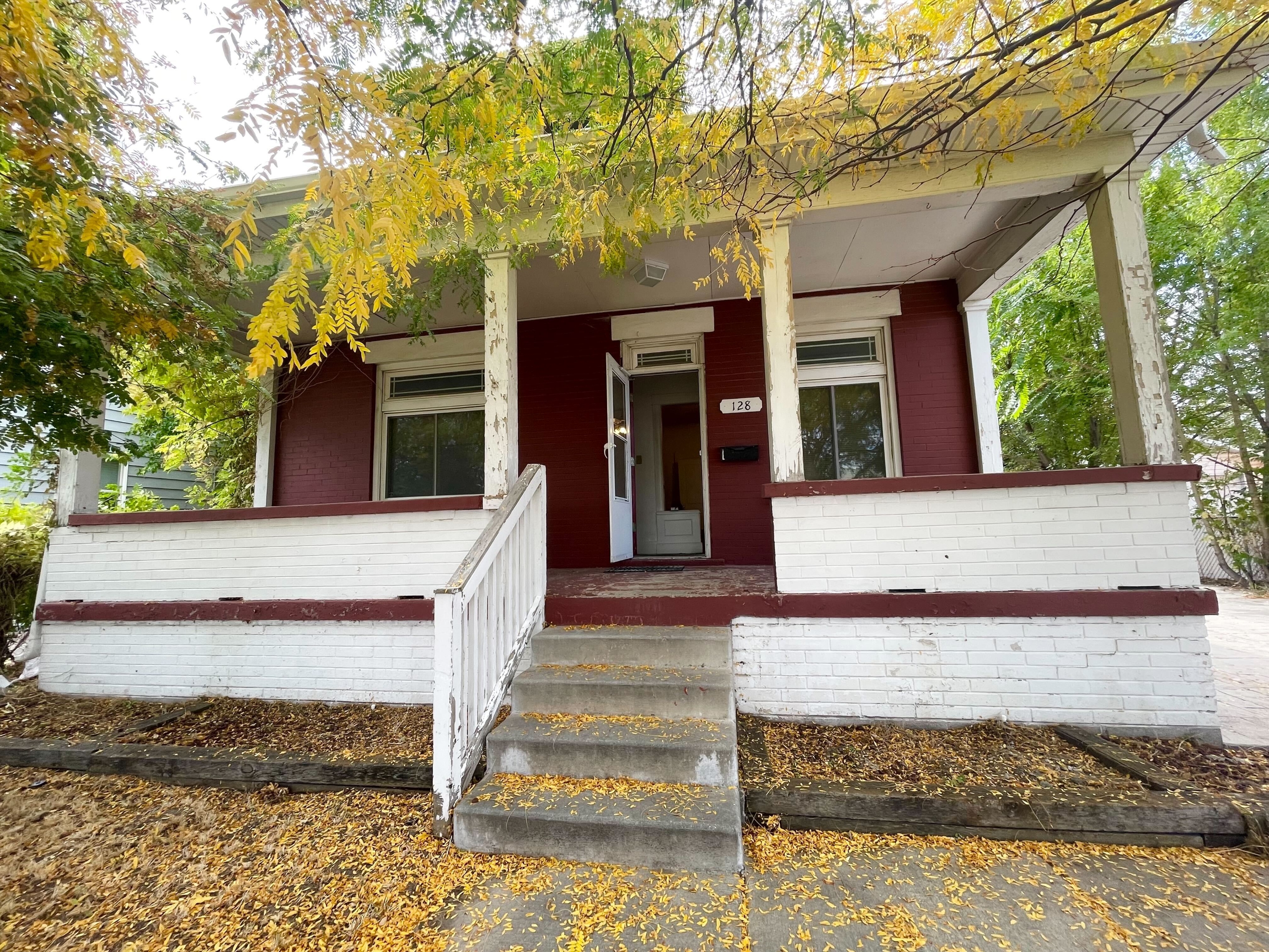 128 East Truman Avenue