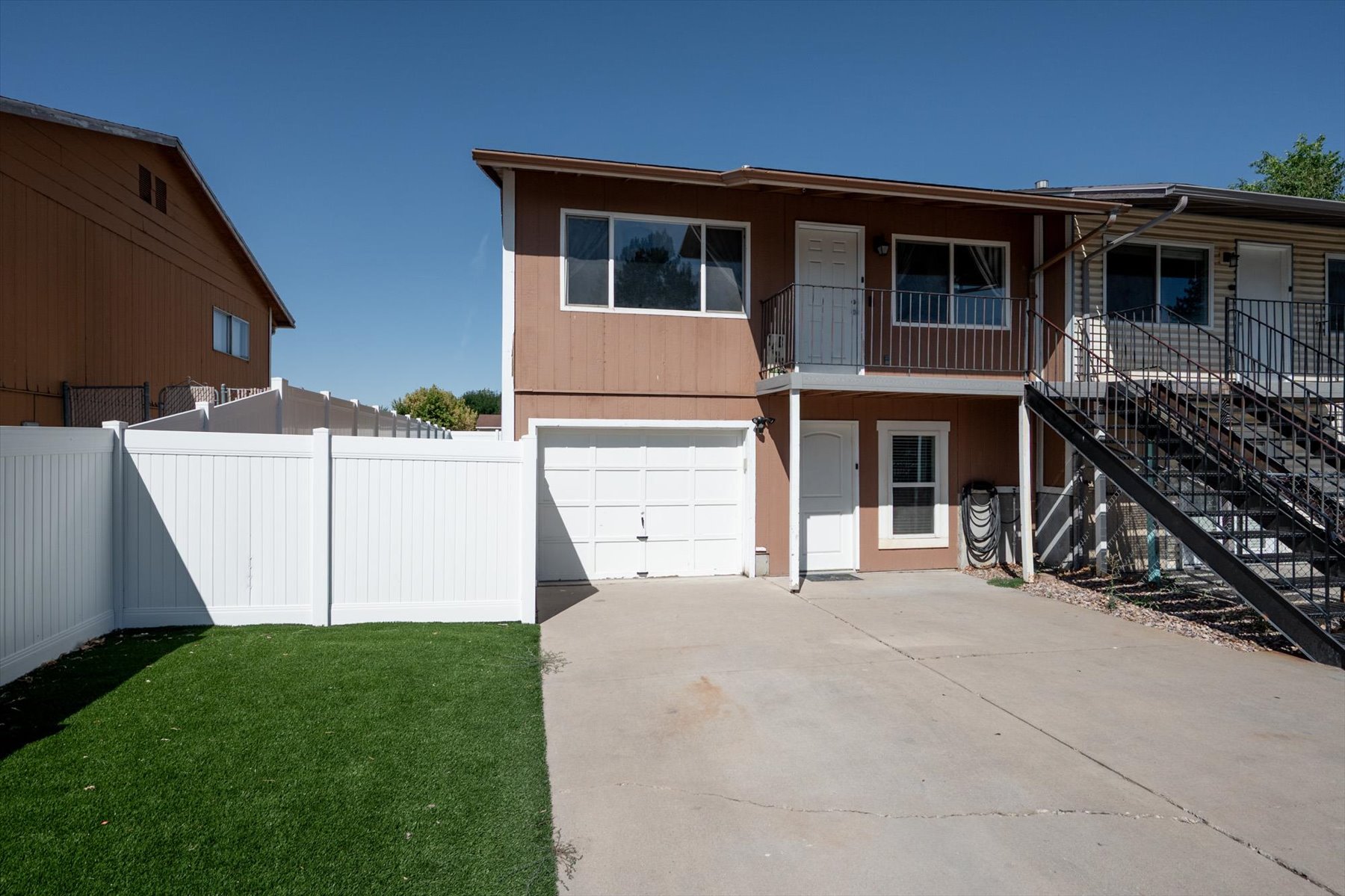 1425 Mandalay Road West - A Downstairs