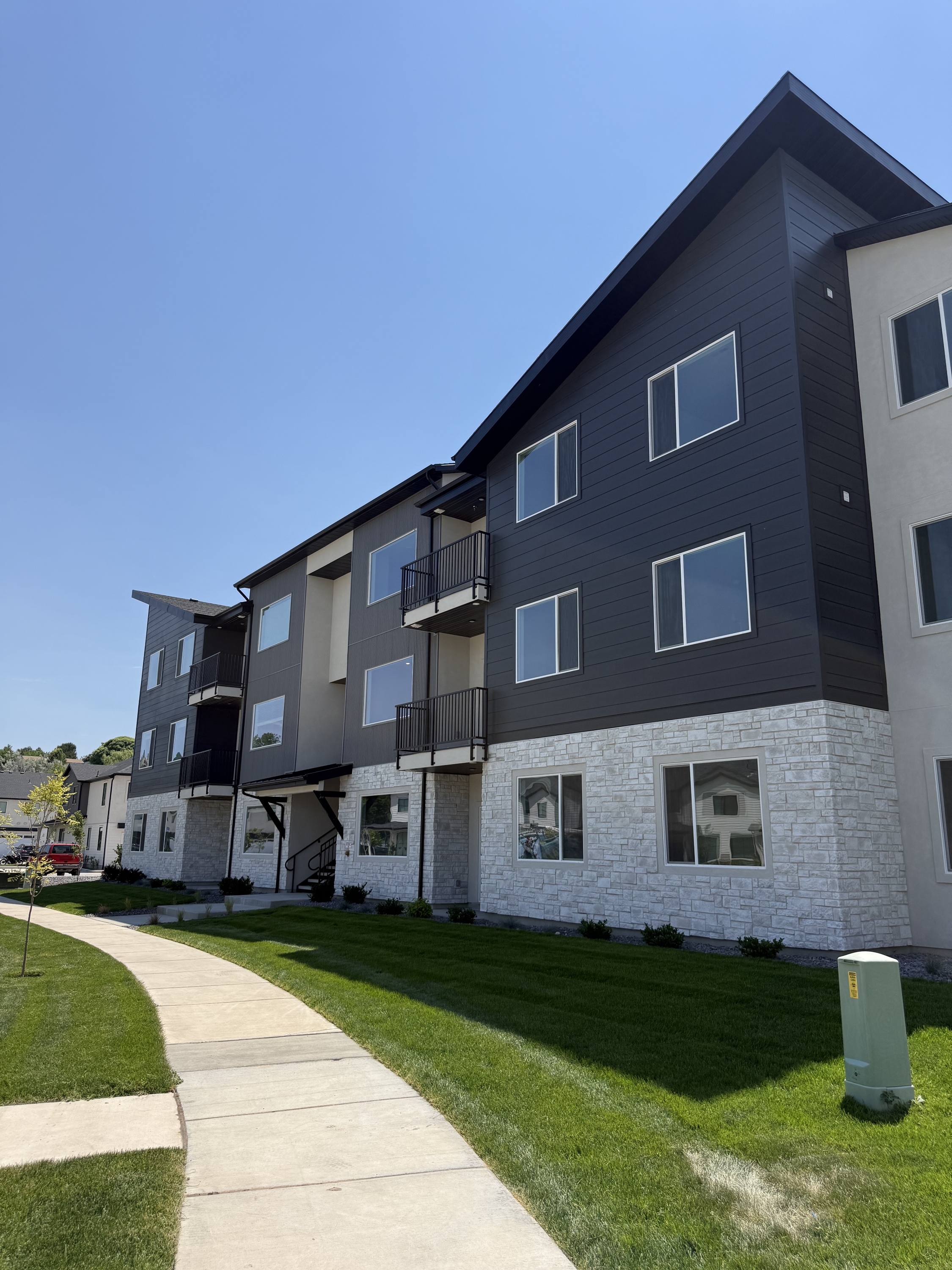 272 East 850 South - 303