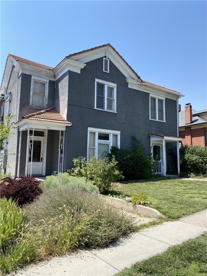 215 D St #1